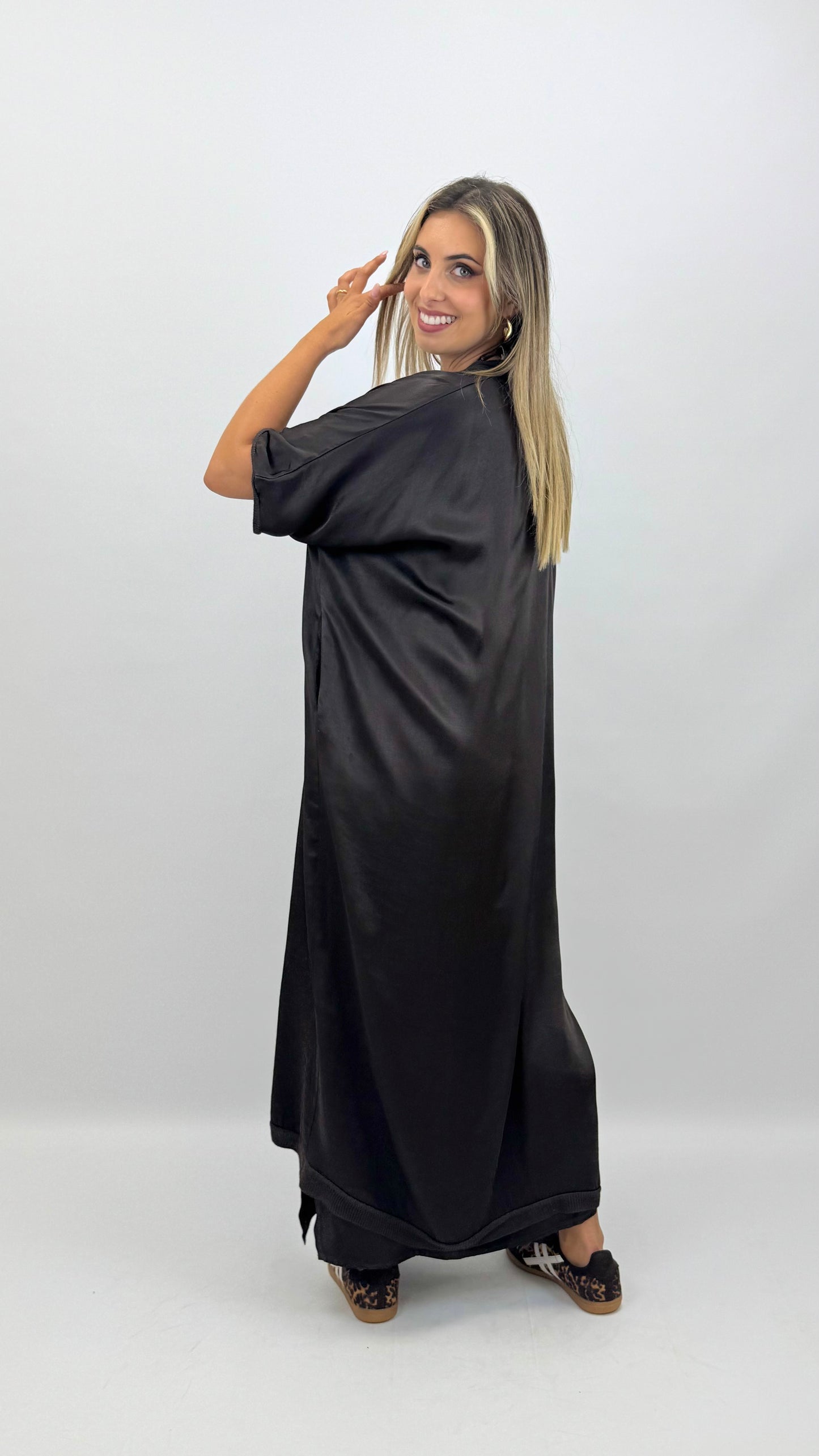 Kimono comprido acetinado castanho