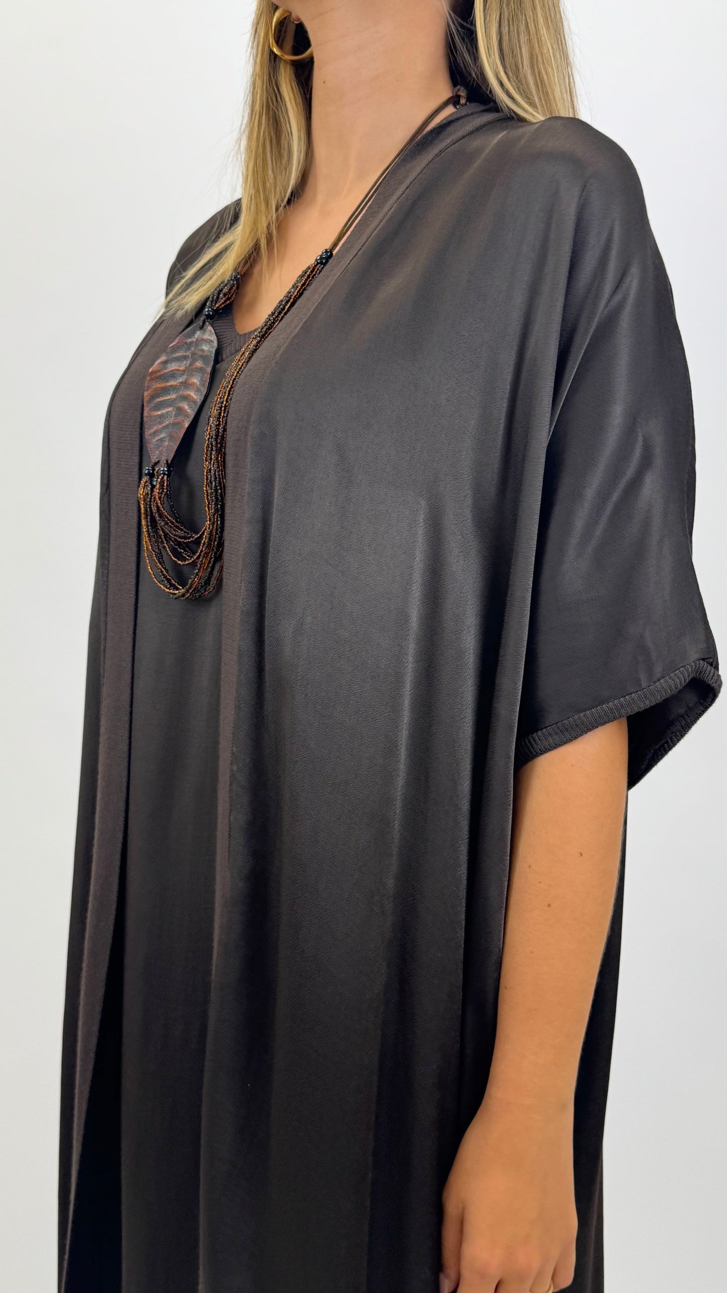 Kimono comprido acetinado castanho