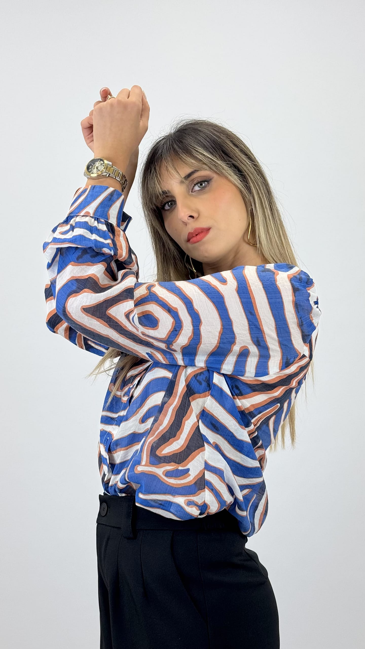 Blusa zebra tons azulão, preto e laranja