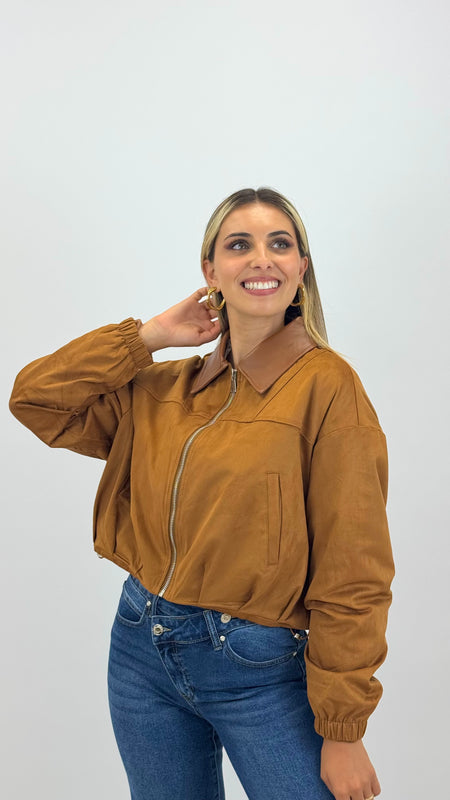 Blusão estilo camurça camel hover