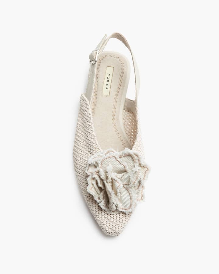 Sapato raso tecido elástico com flor creme