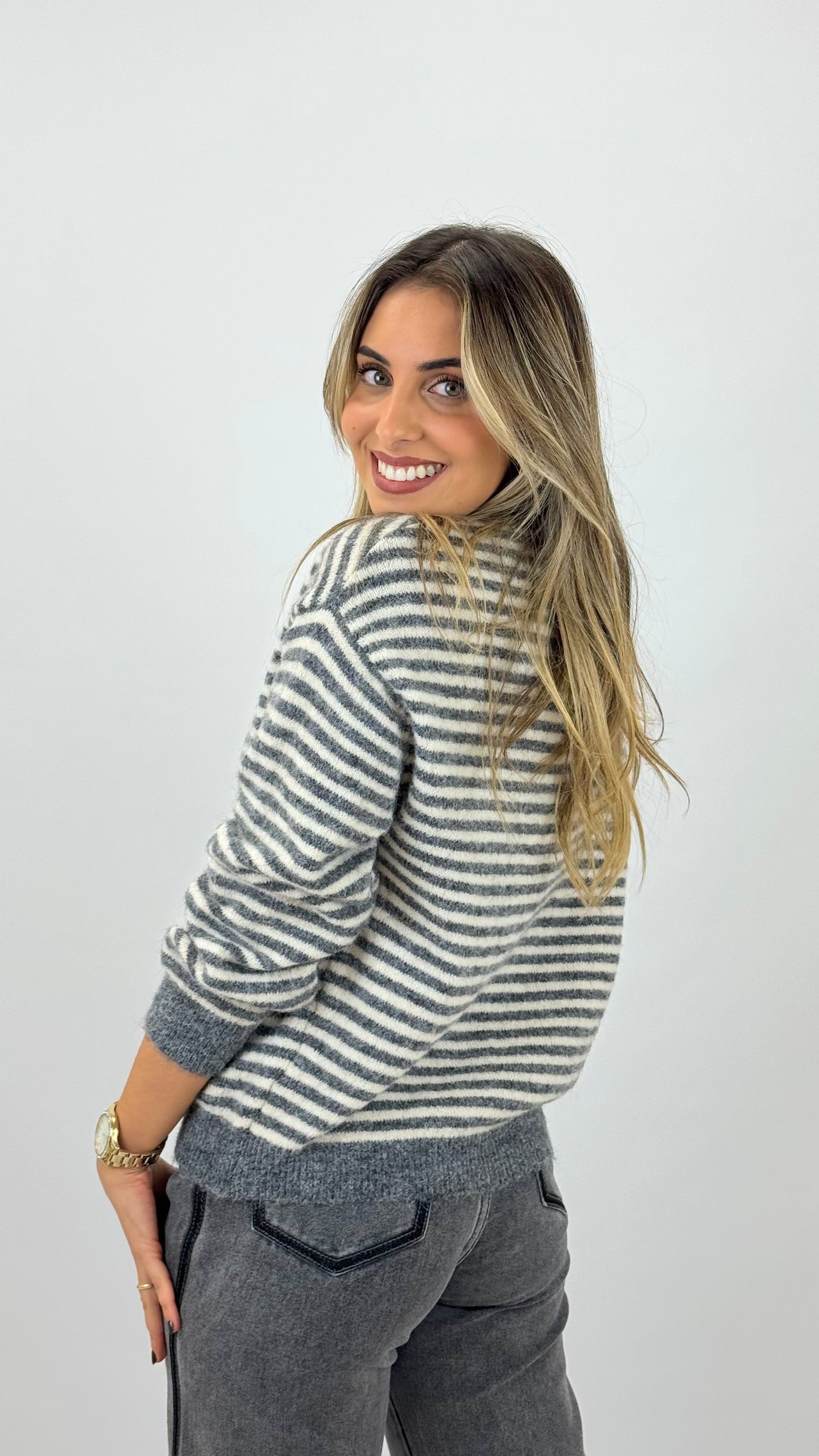 Casaco/camisola malha fofa risca cinza e pérola