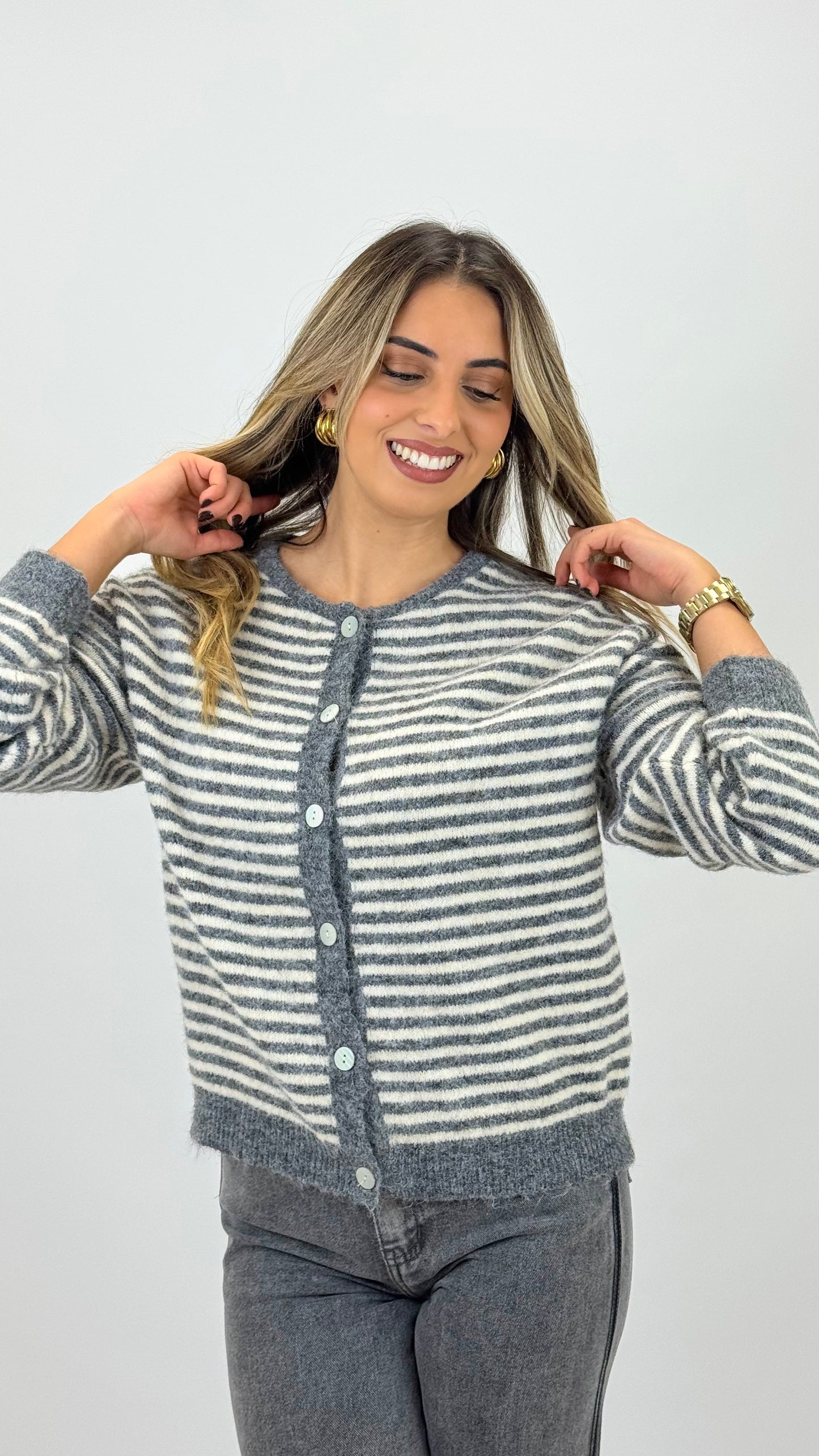 Casaco/camisola malha fofa risca cinza e pérola