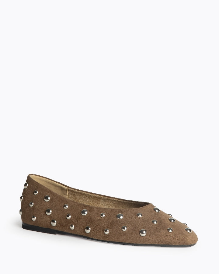 Sabrina estilo camurça com tachas camel