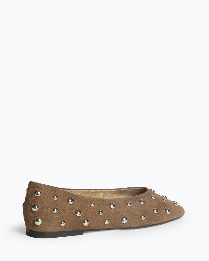 Sabrina estilo camurça com tachas camel