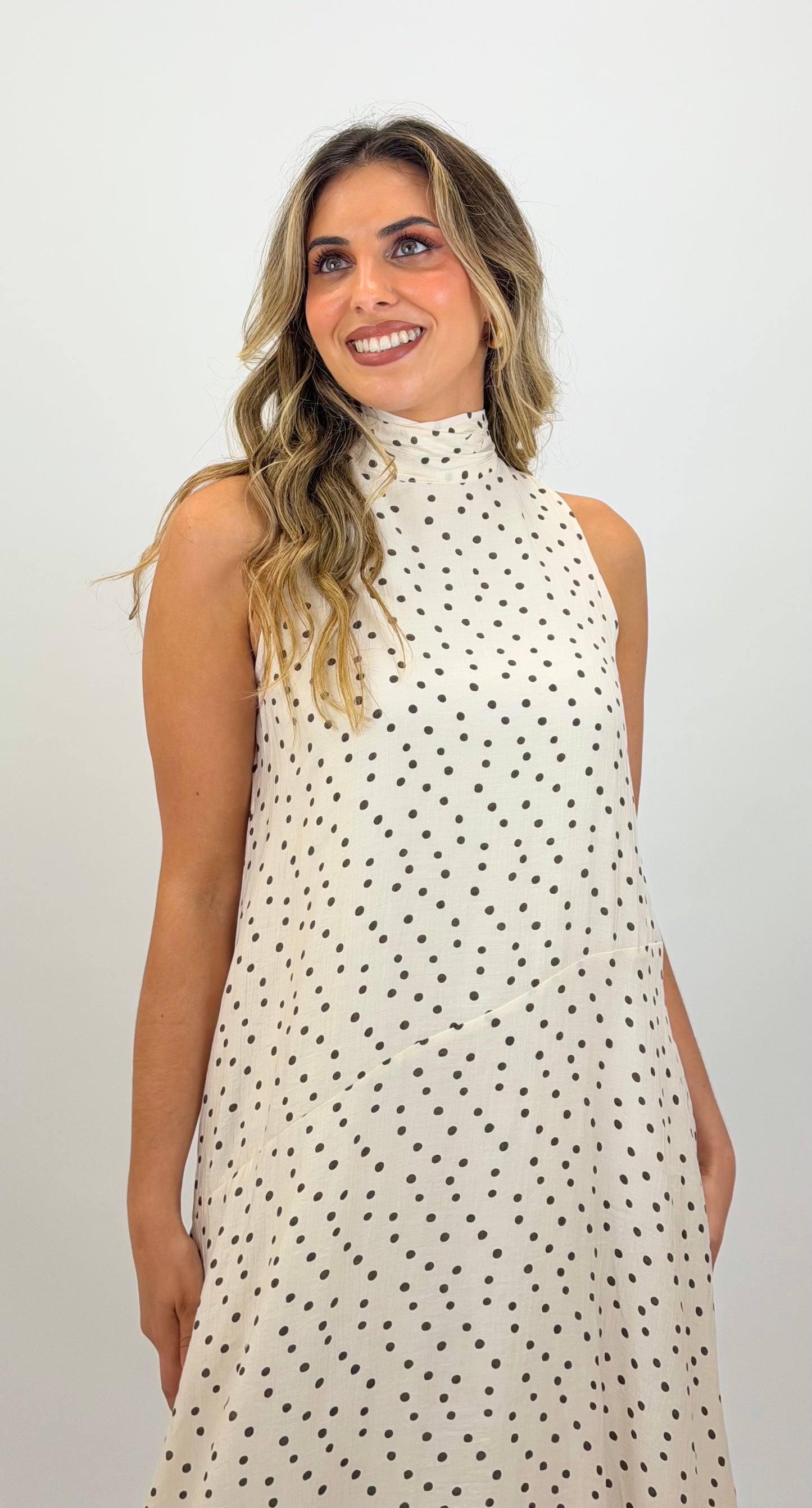 Vestido halter-neck assimétrico pérola pinta castanho