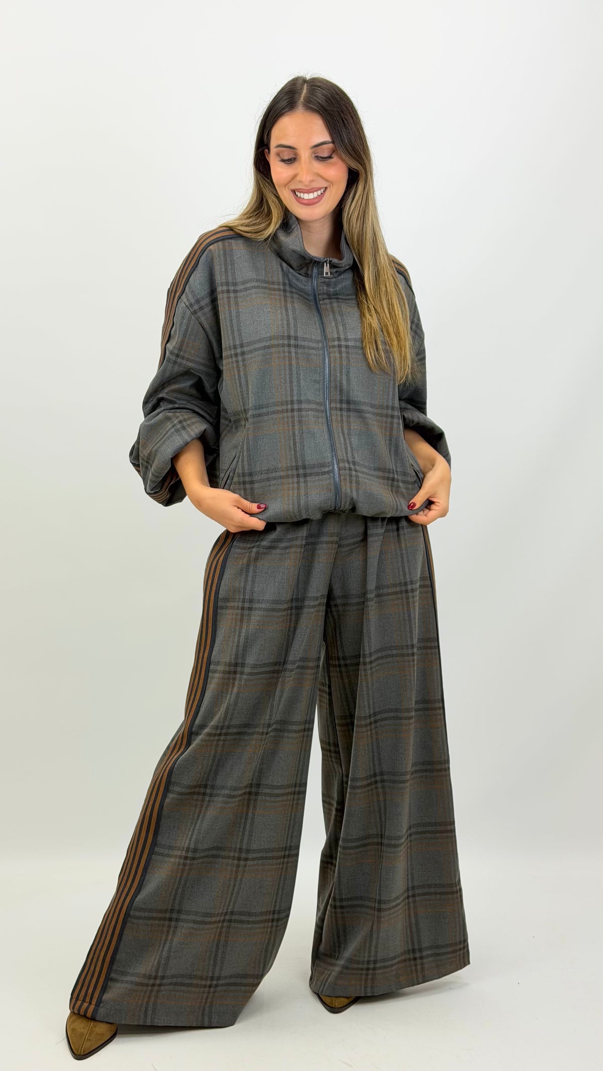 Bomber estilo fazenda xadrez tons cinza e camel