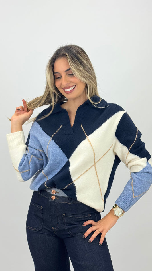 Camisola/polo losangos tons azul e pérola com risca camel