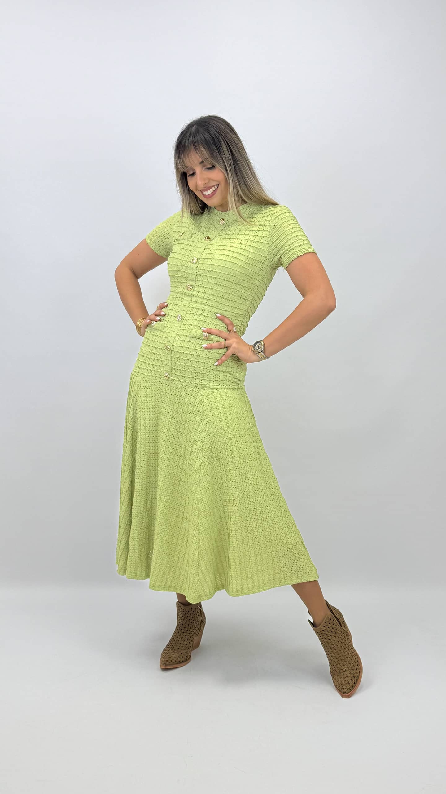 Vestido manga curta modelo sereia verde-lima