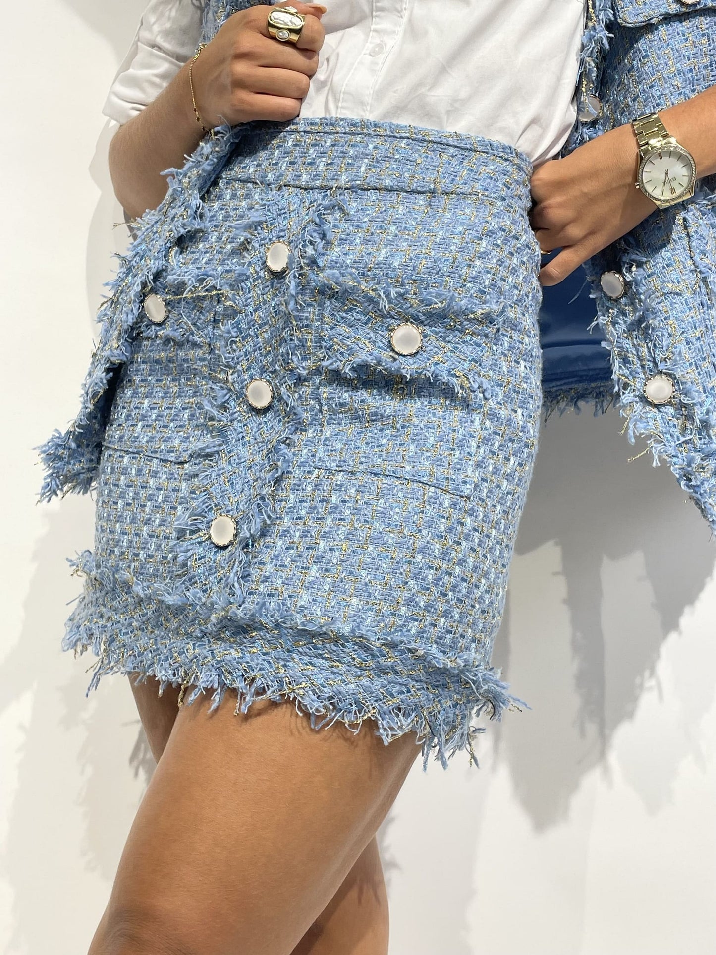Saia tweed azul com fio dourado