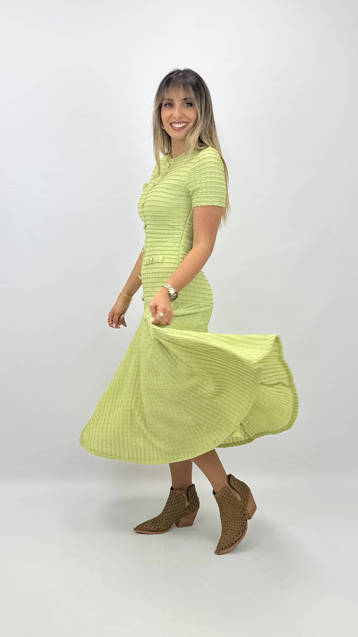 Vestido manga curta modelo sereia verde-lima