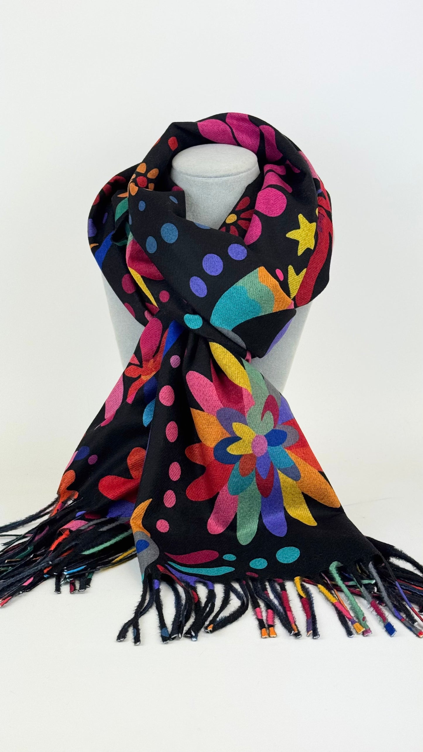 Écharpe fundo preto desenhos coloridos