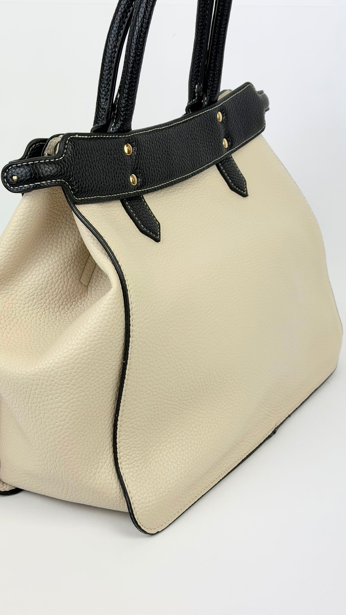 Carteira eco-pele creme com detalhes azuis