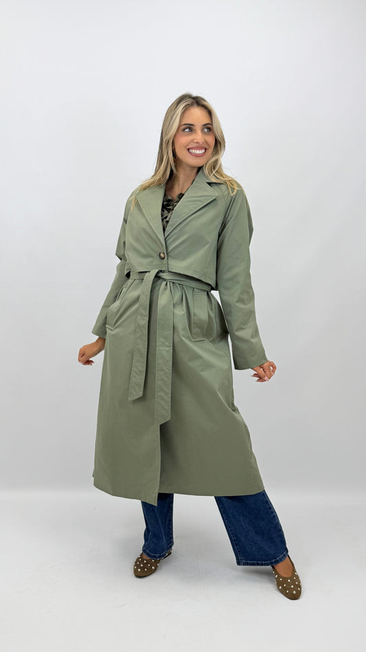 Gabardine em tecido com cinto verde