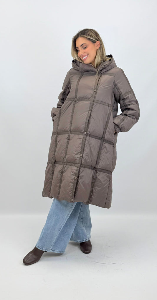 Casaco acolchoado penugem castanho com capuz