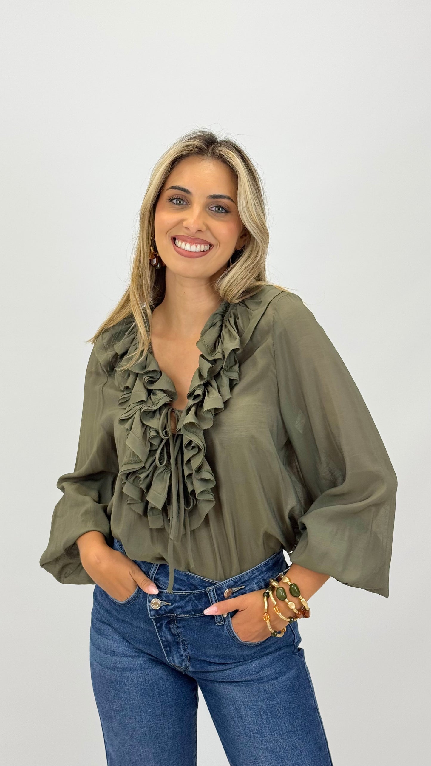 Blusa com folhos verde