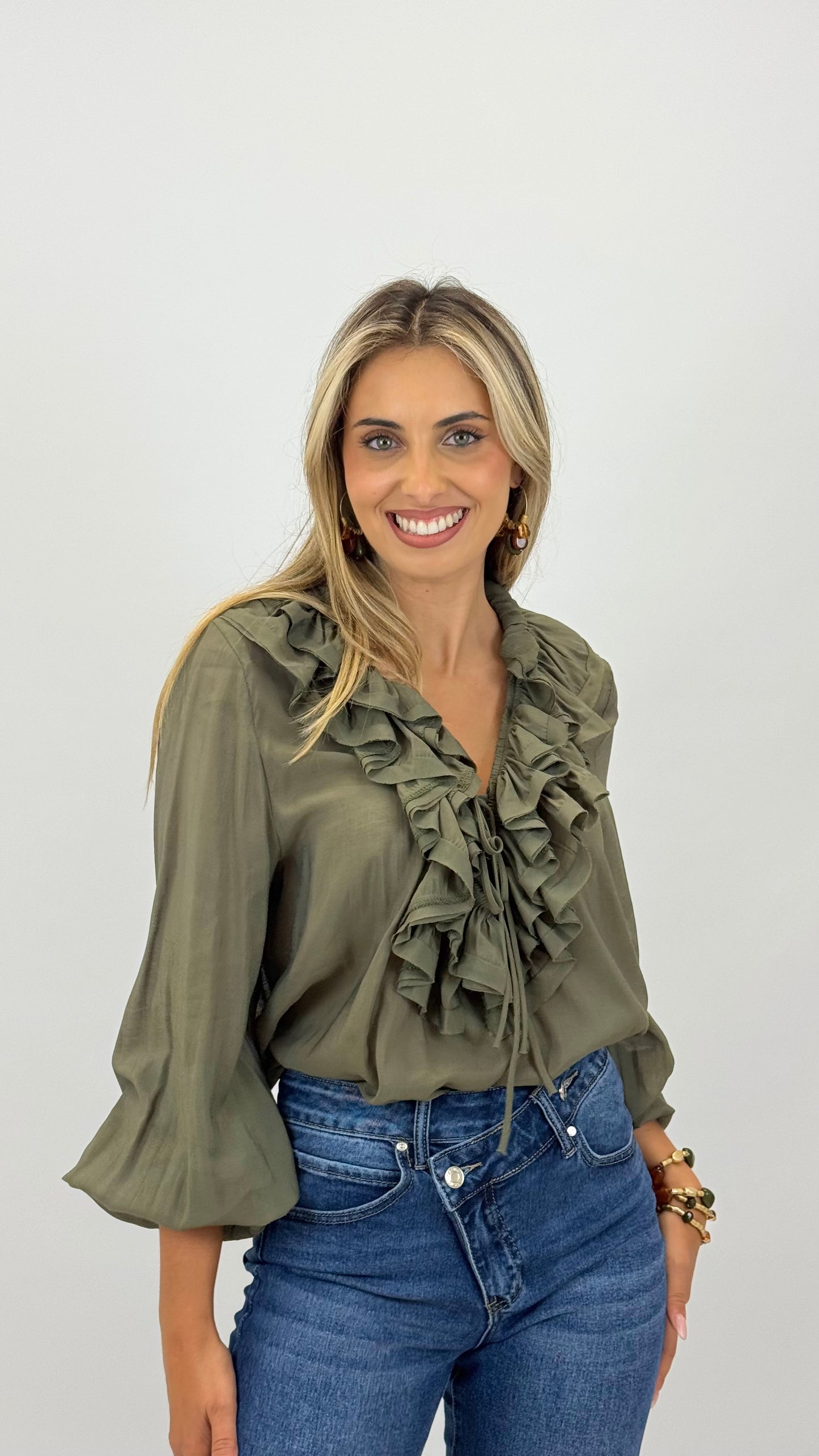 Blusa com folhos verde