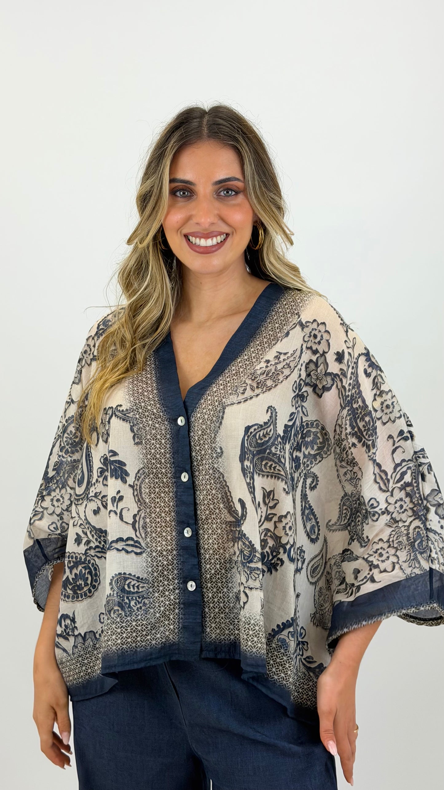 Blusa fluida estampado cornucópias azul-marinho