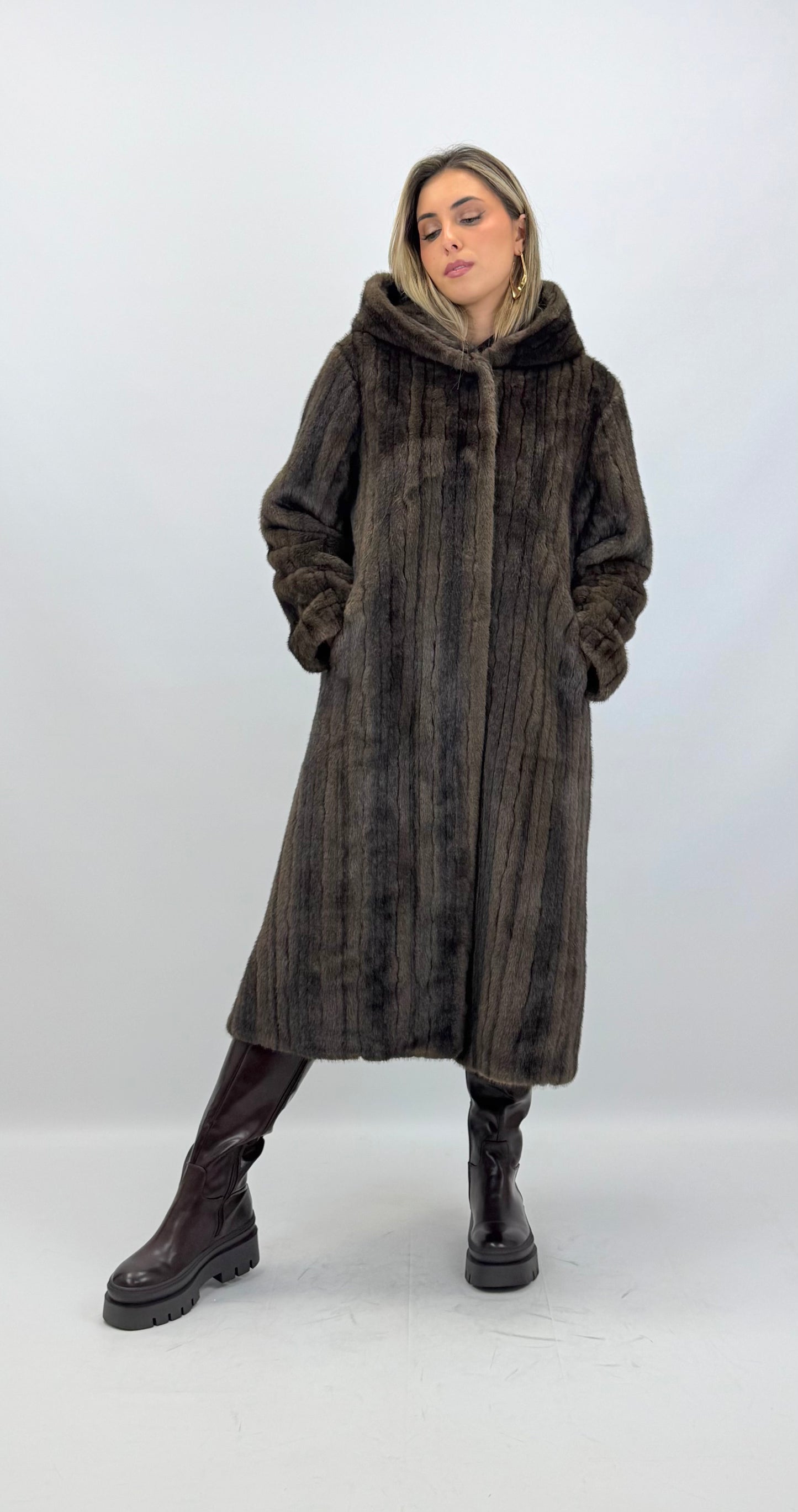 Casaco comprido pêlo sintético riscado castanho