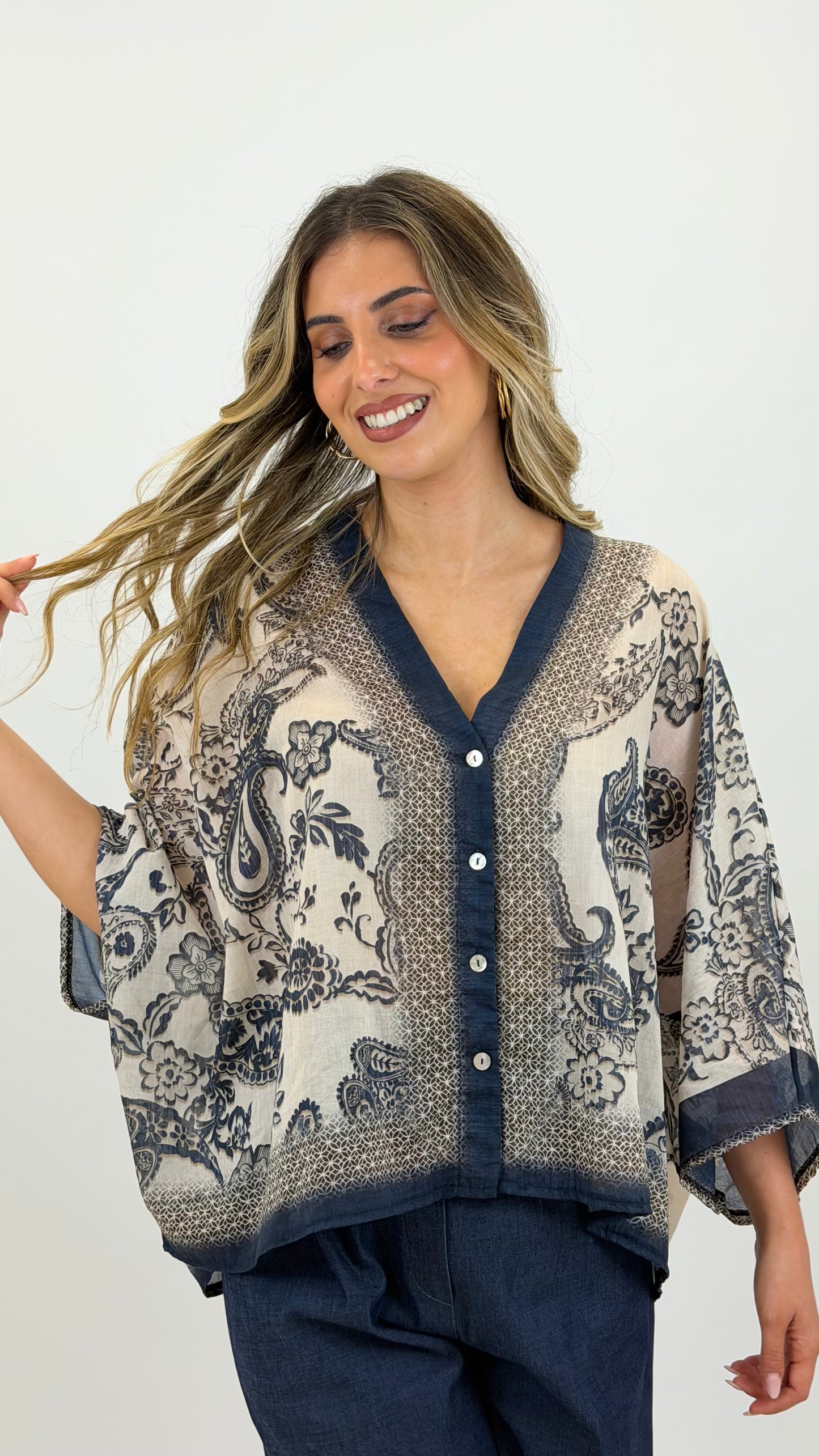 Blusa fluida estampado cornucópias azul-marinho