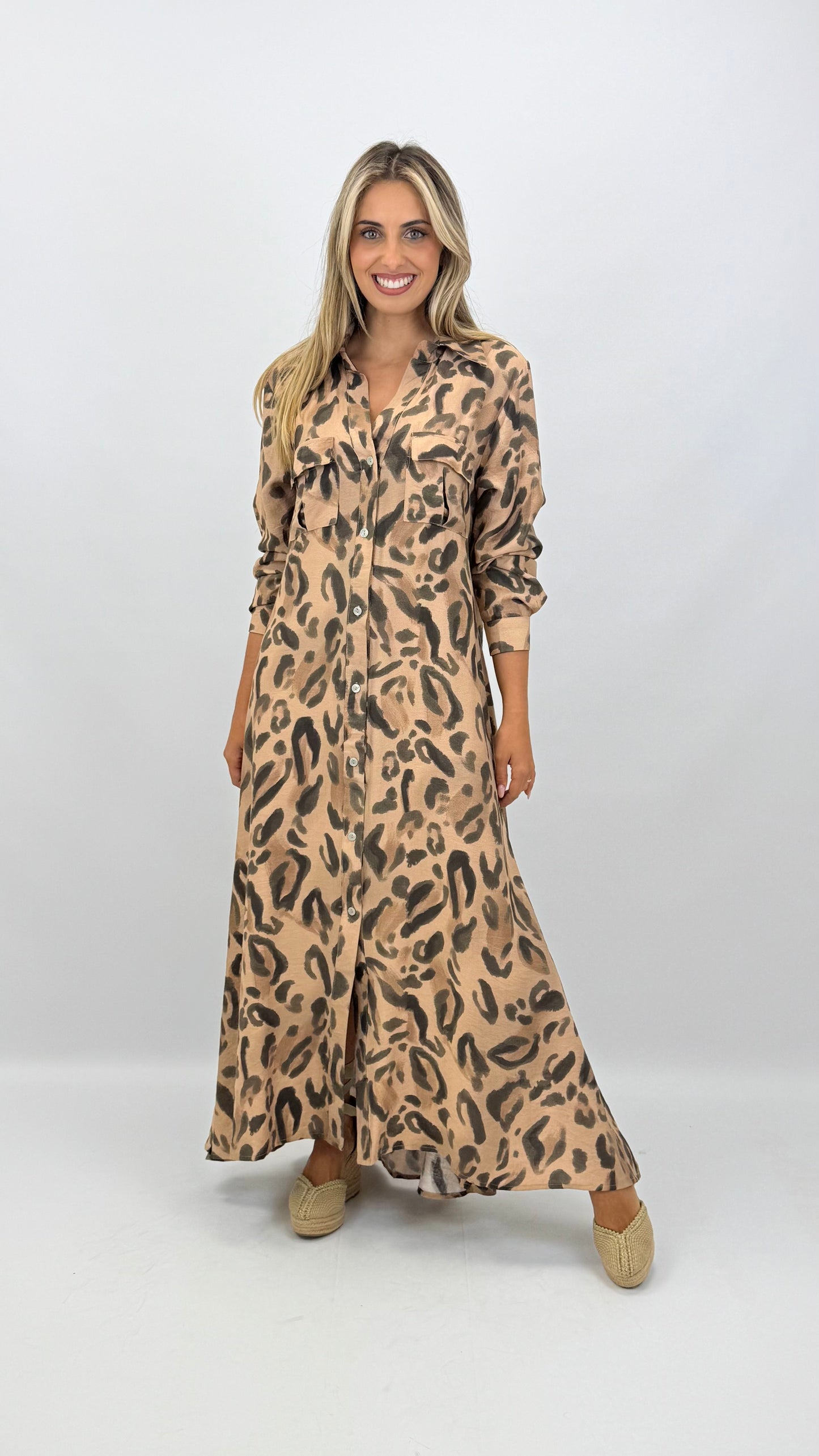 Vestido camiseiro animal-print fundo camel