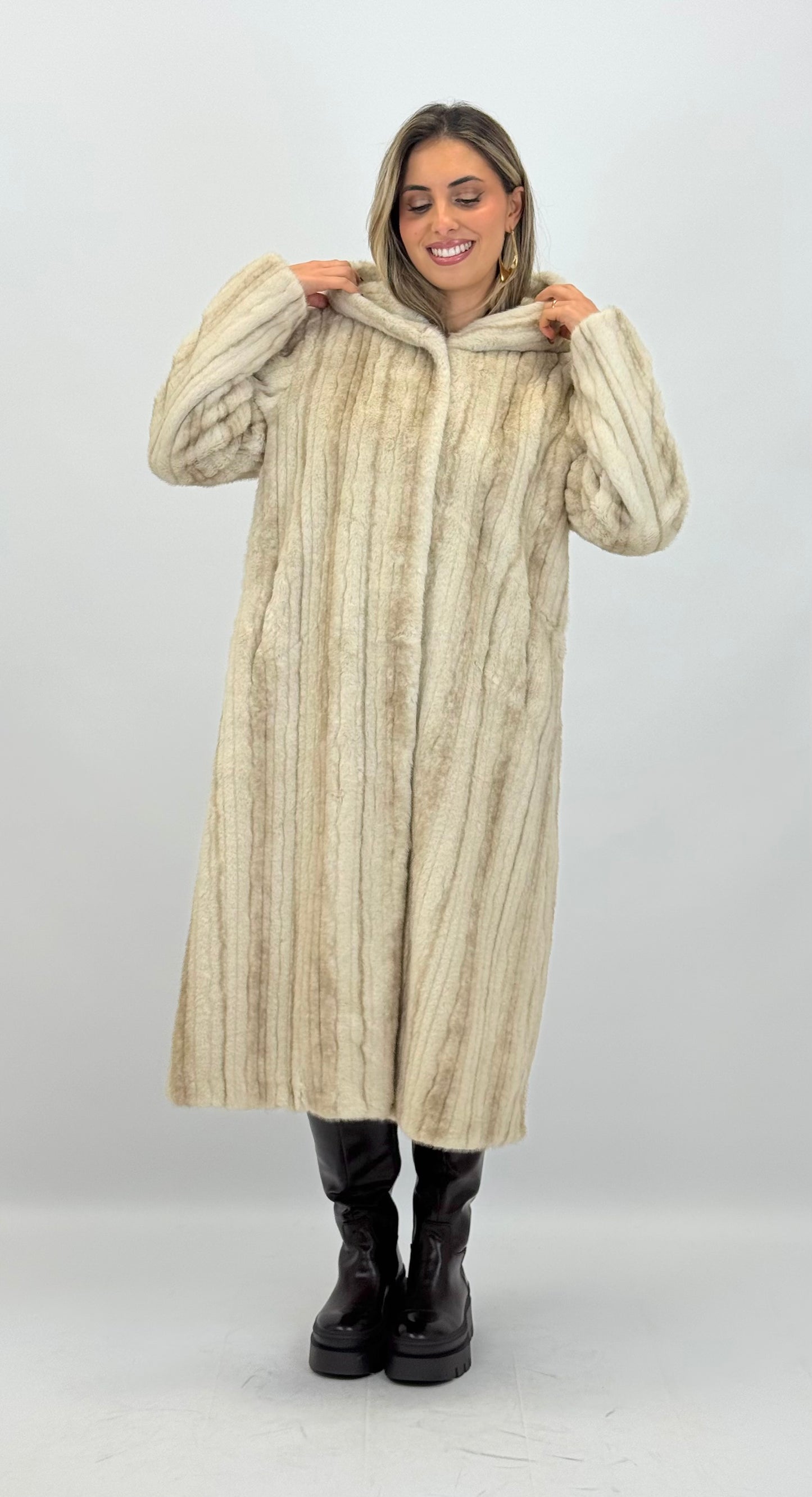 Casaco comprido pêlo sintético riscado pérola/bege