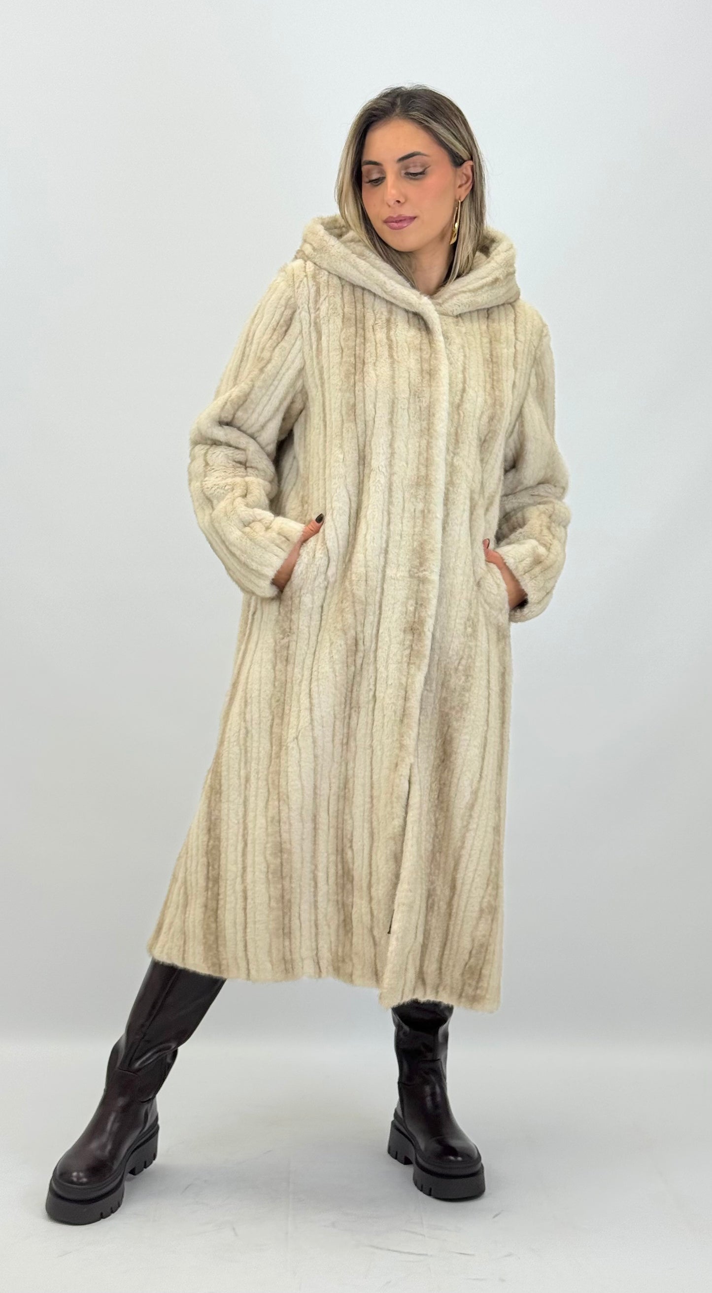 Casaco comprido pêlo sintético riscado pérola/bege