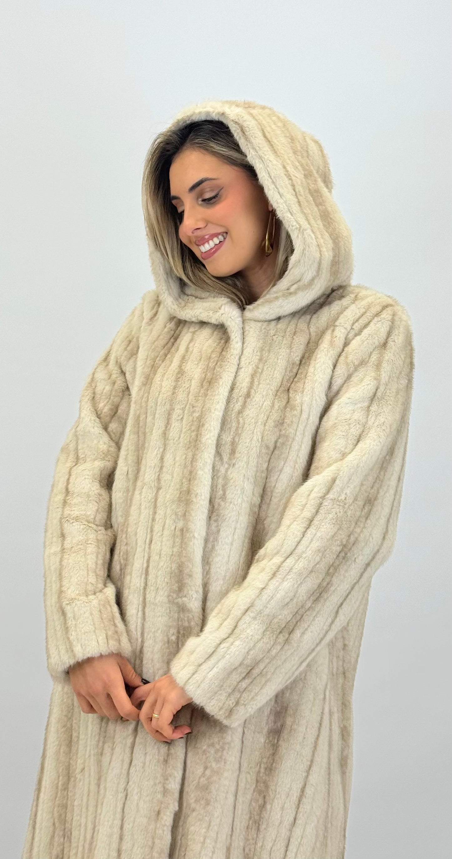 Casaco comprido pêlo sintético riscado pérola/bege