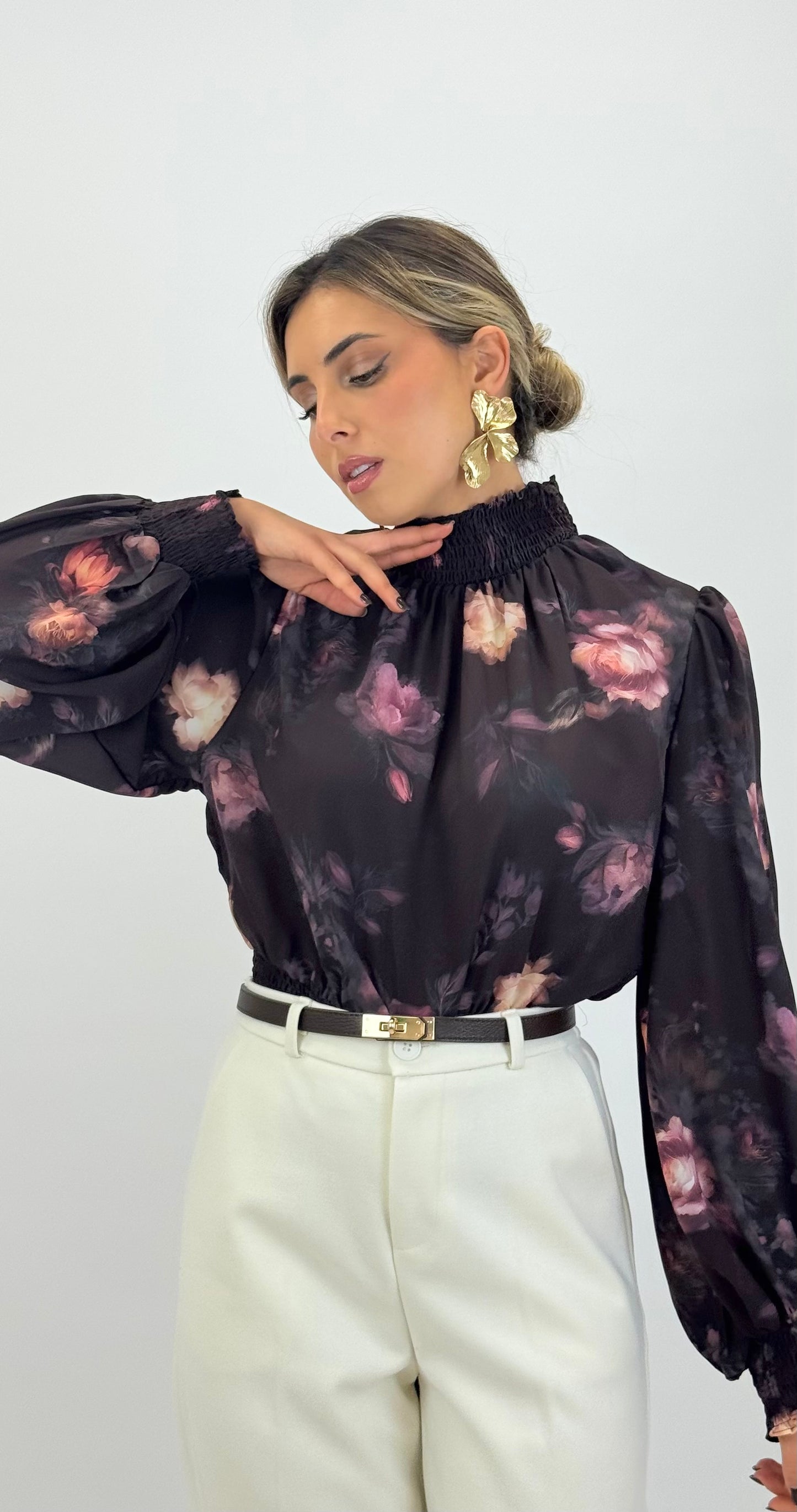 Blusa gola-alta estampado floral rosa