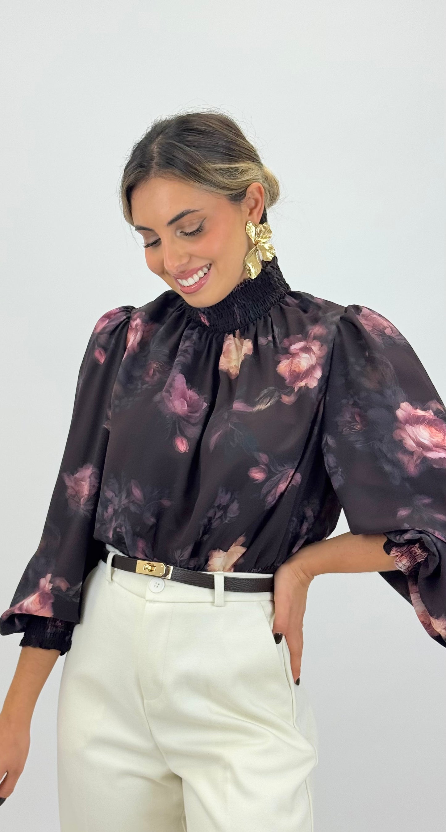 Blusa gola-alta estampado floral rosa