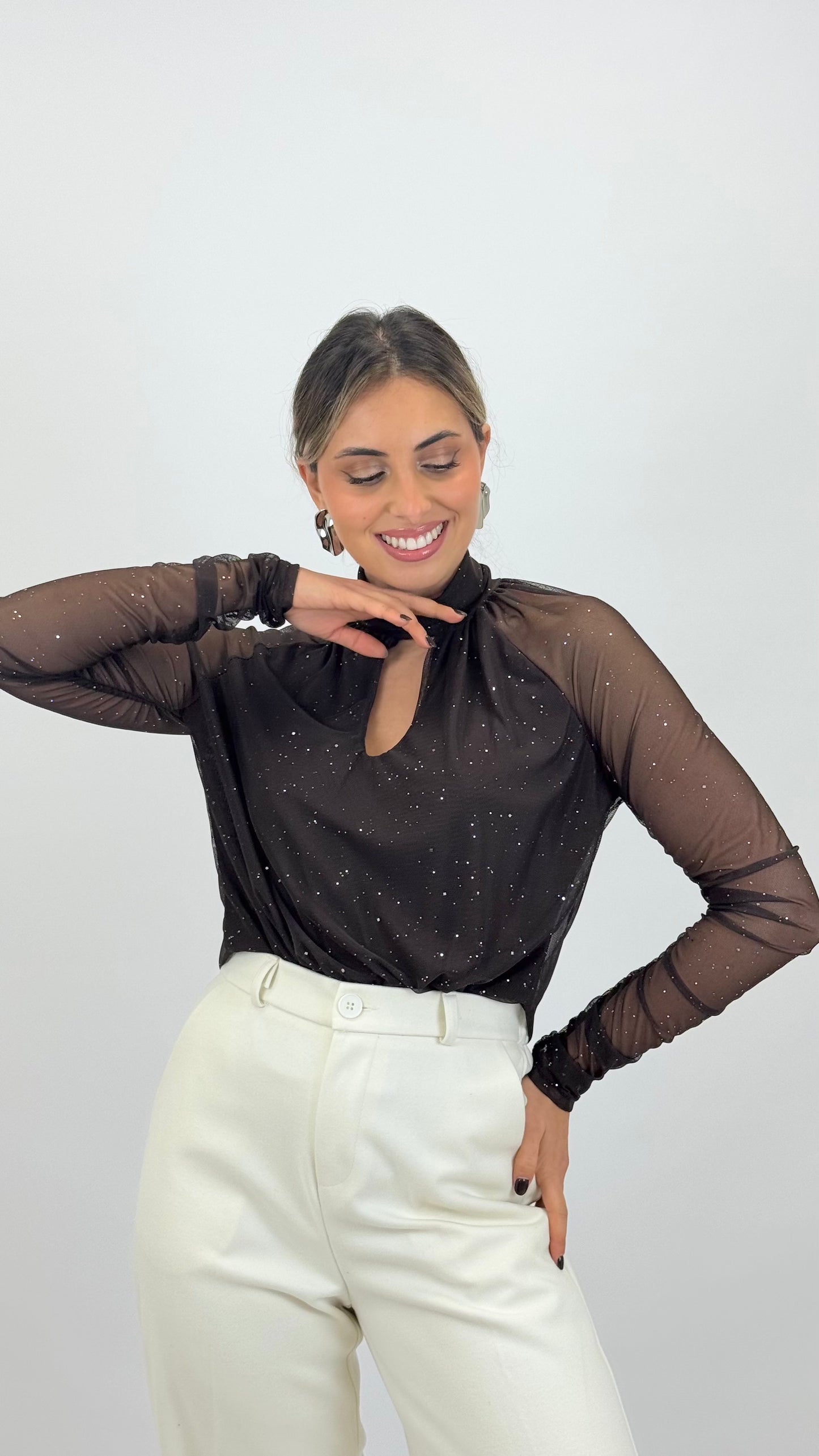 Body translúcido castanho com brilho