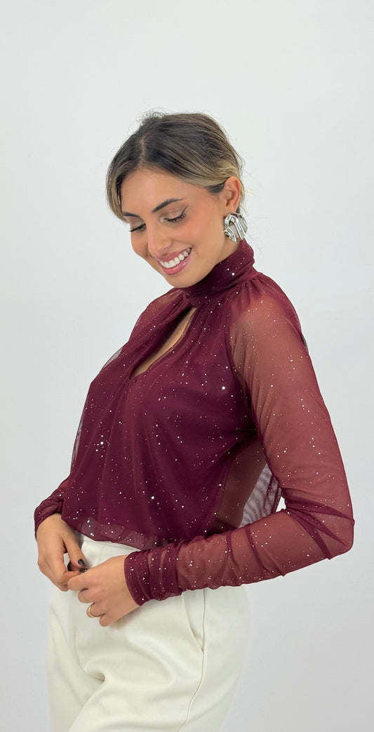 Body translúcido bordeaux com brilho