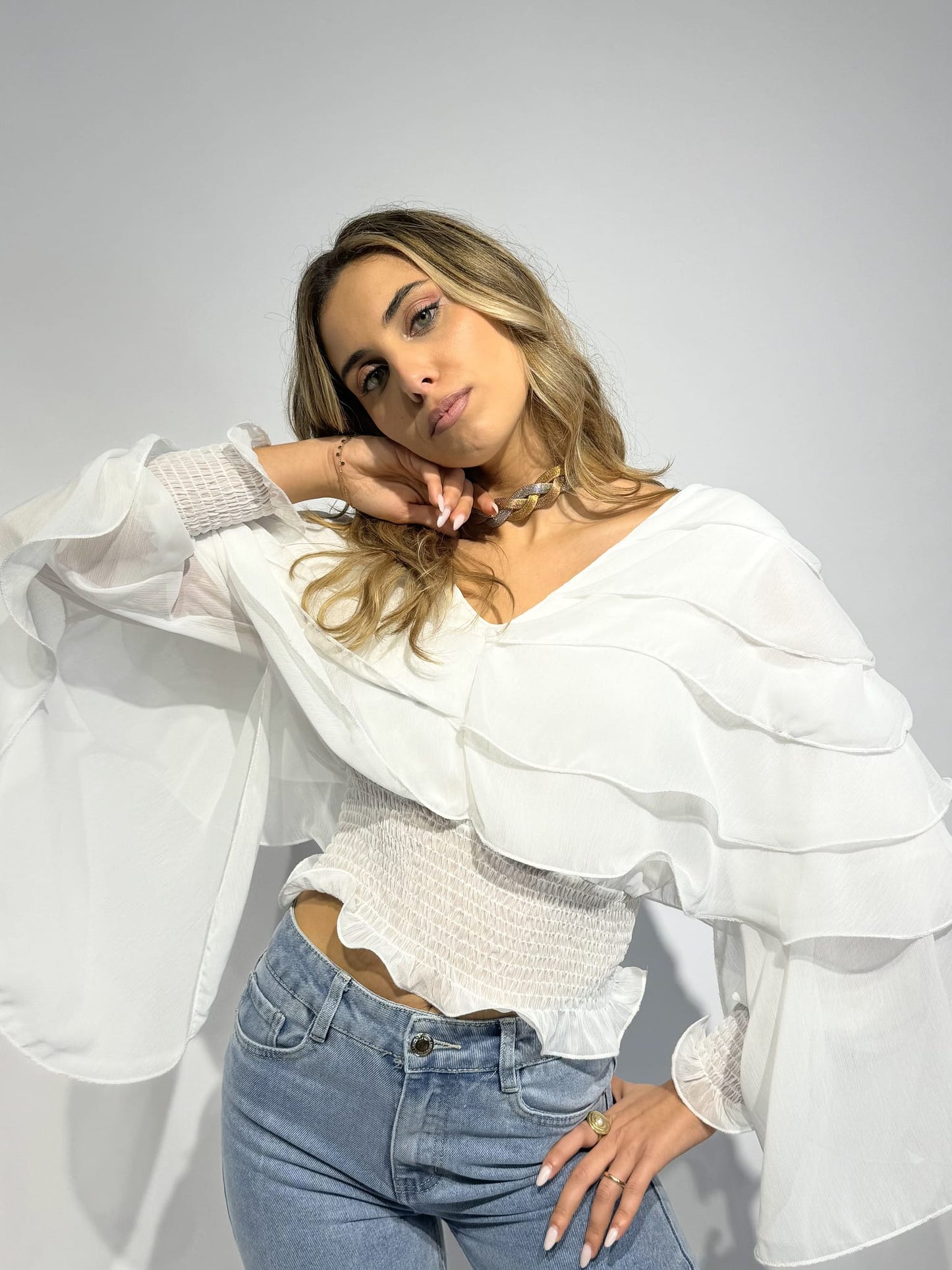 Blusa folhos branca