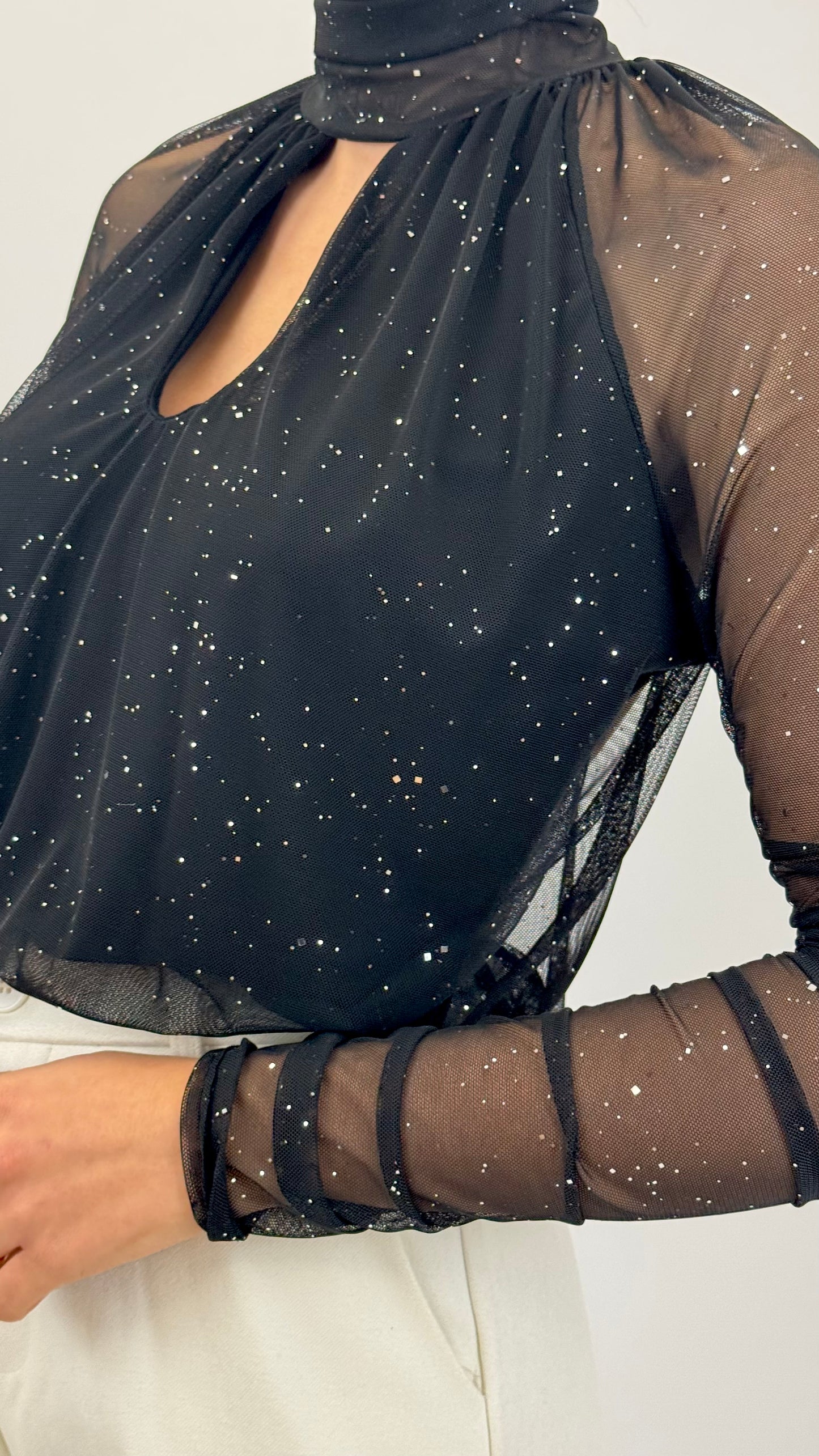 Body translúcido preto com brilho