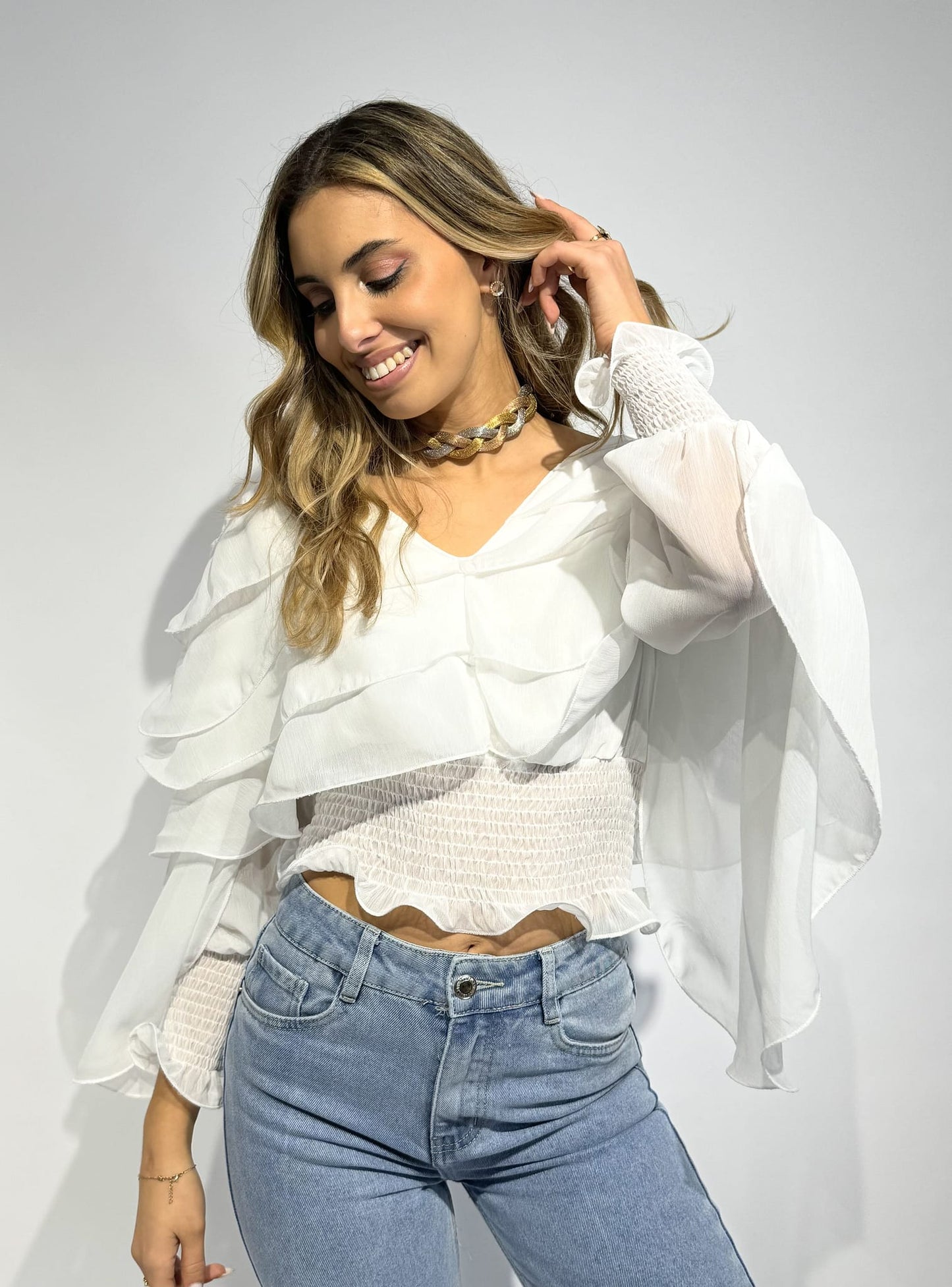 Blusa folhos branca