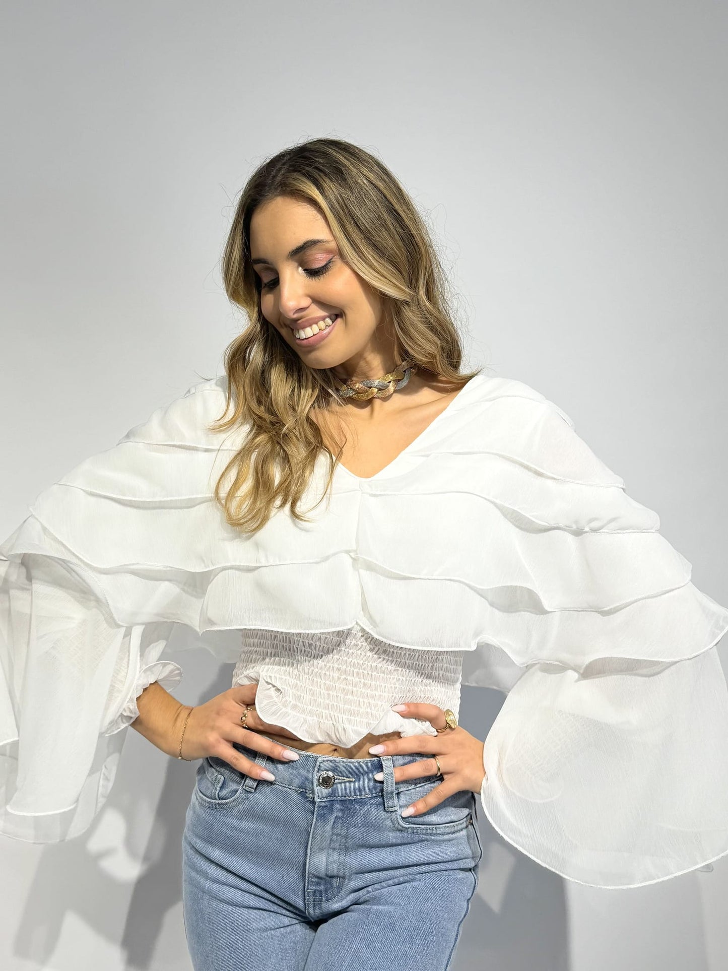 Blusa folhos branca
