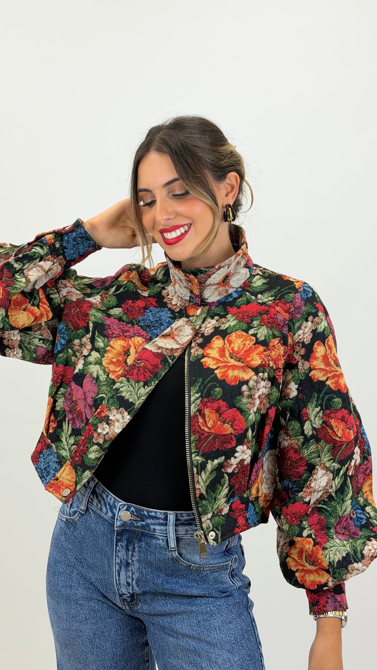 Blusão tecido estampado floral colorido