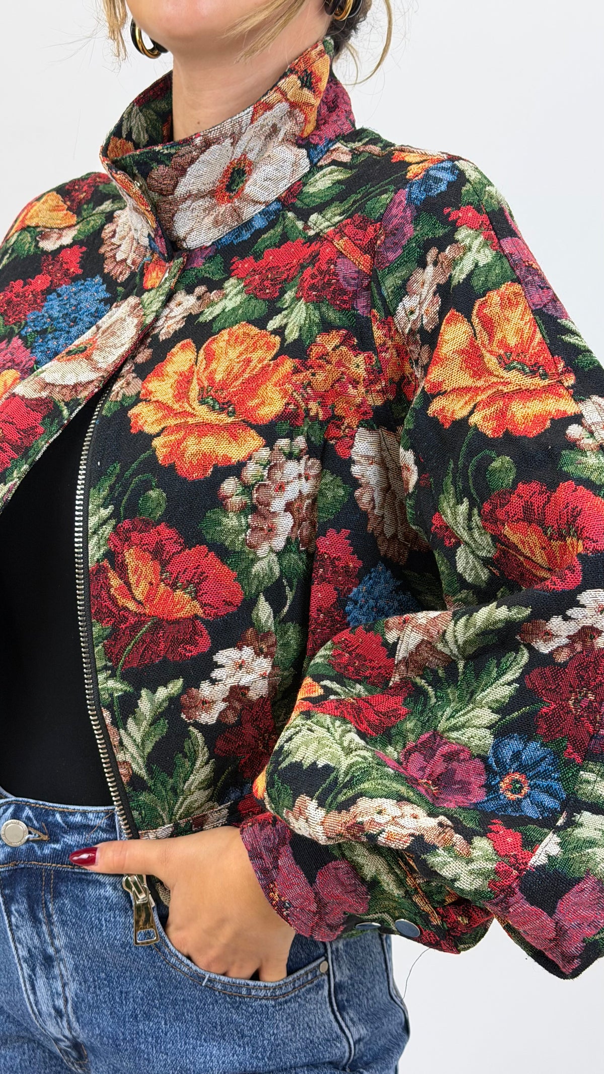 Blusão tecido estampado floral colorido