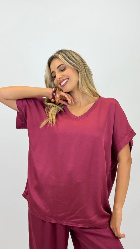 T-shirt básica acetinada cereja