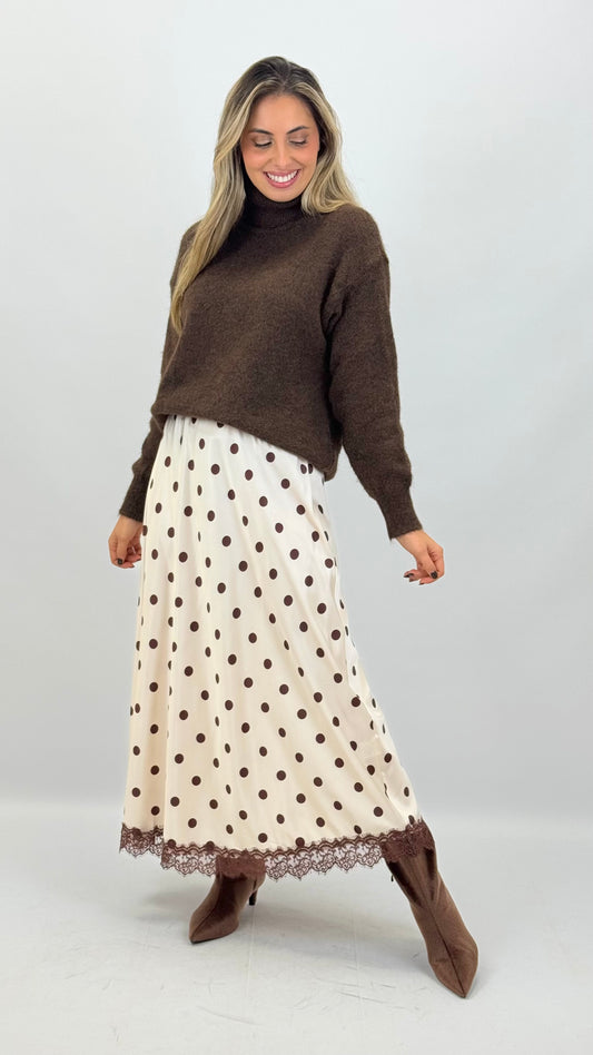 Saia acetinada pérola com bolinha castanho e renda