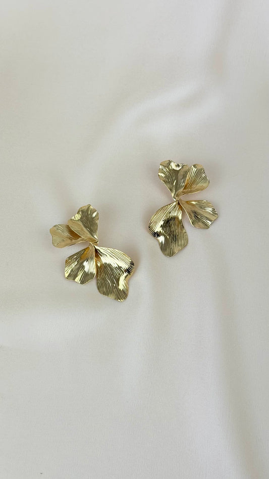 Brinco floral aço dourado