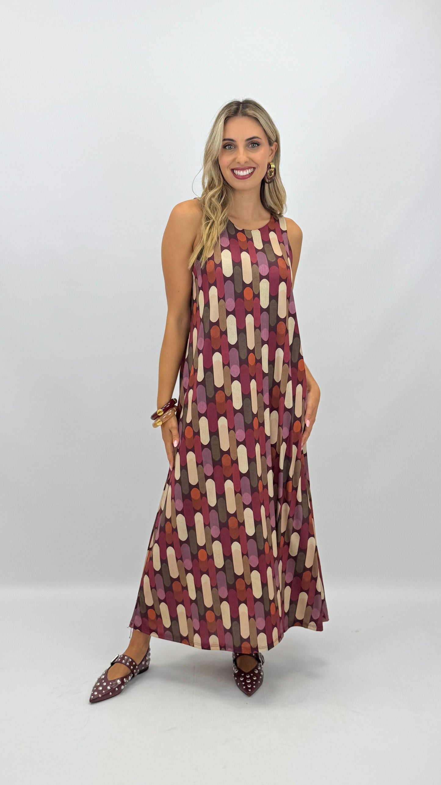 Vestido malha-fria tons bordeaux e telha