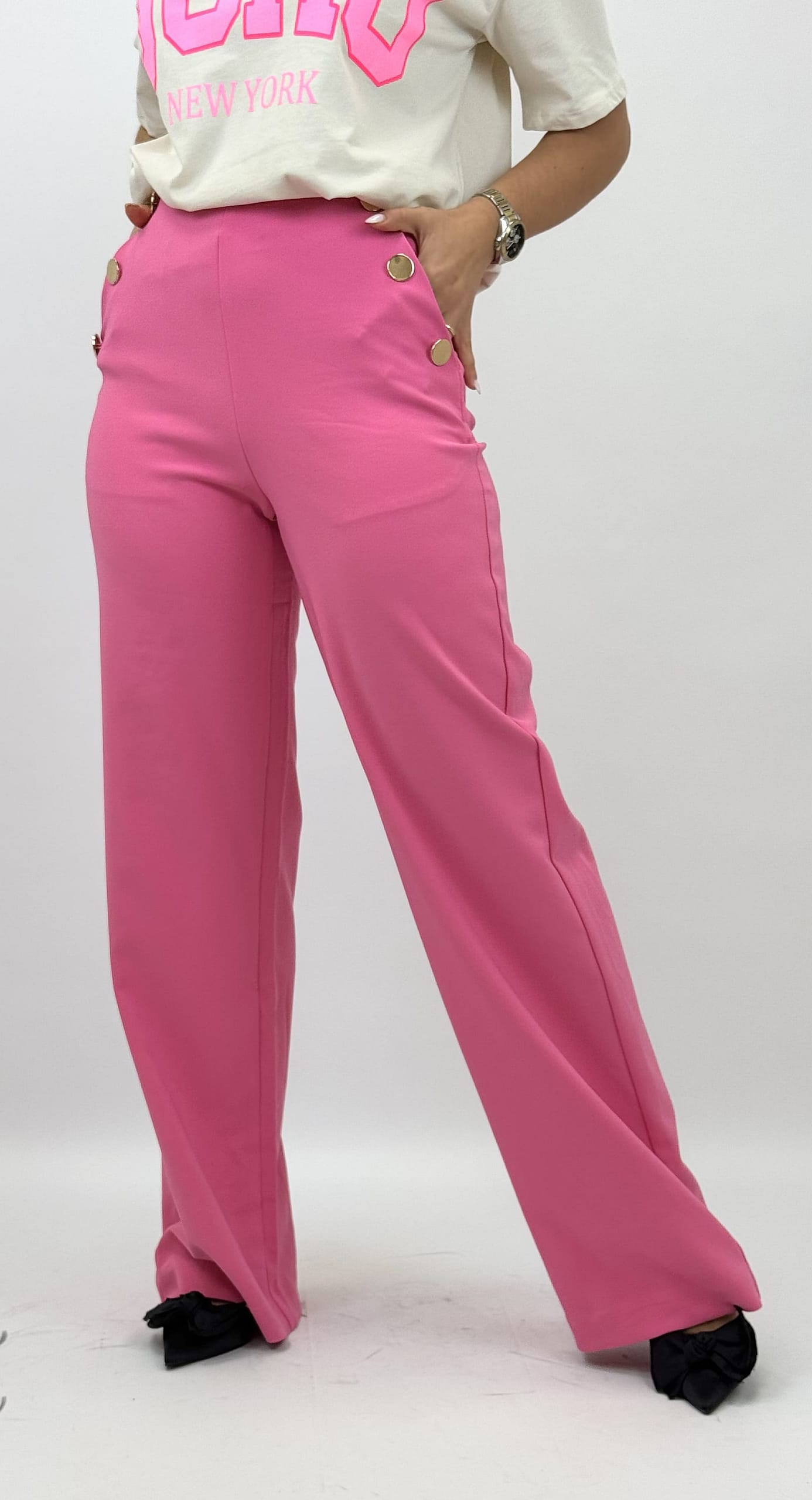Calça Rosa com botões dourados