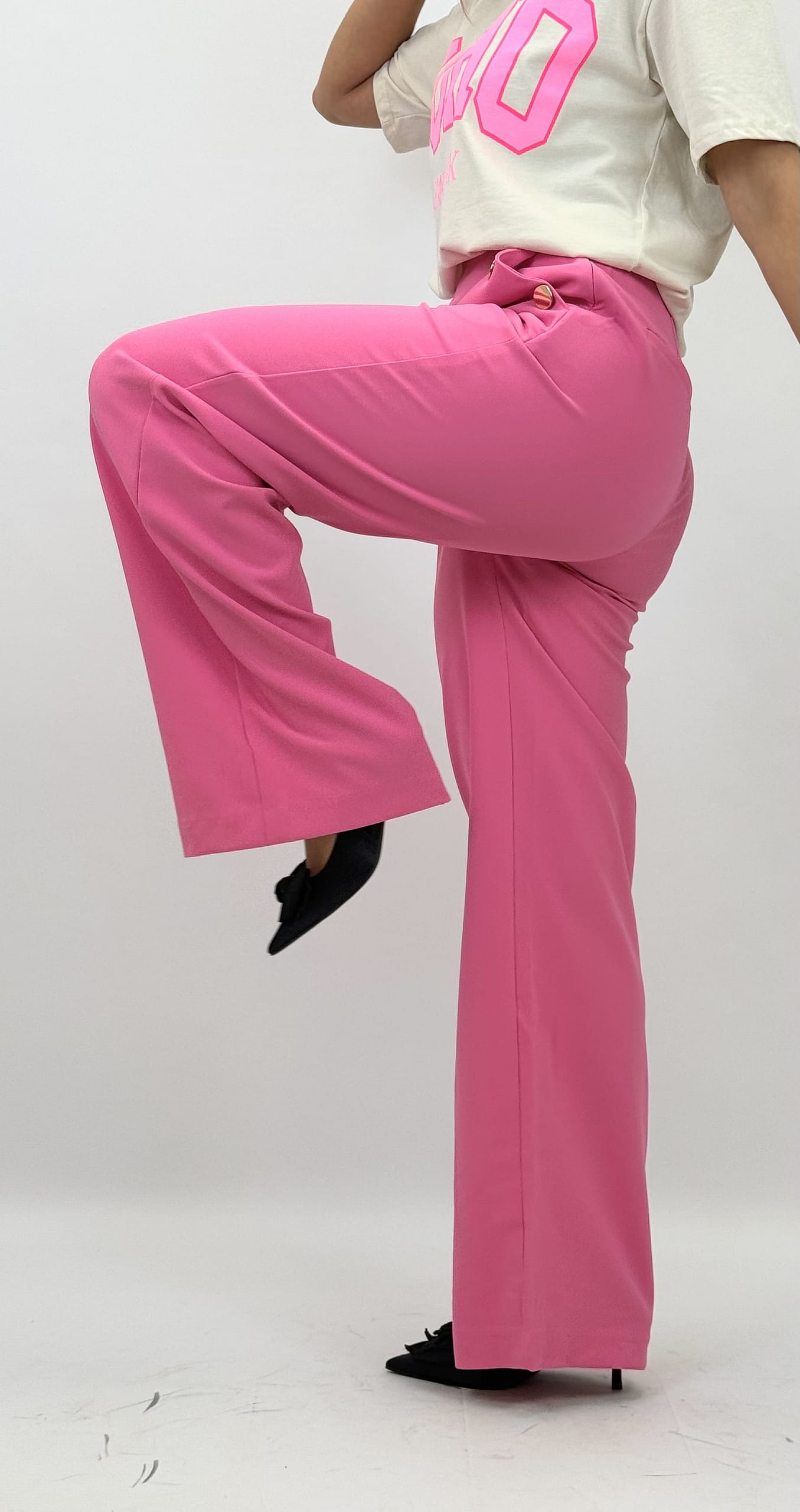 Calça Rosa com botões dourados