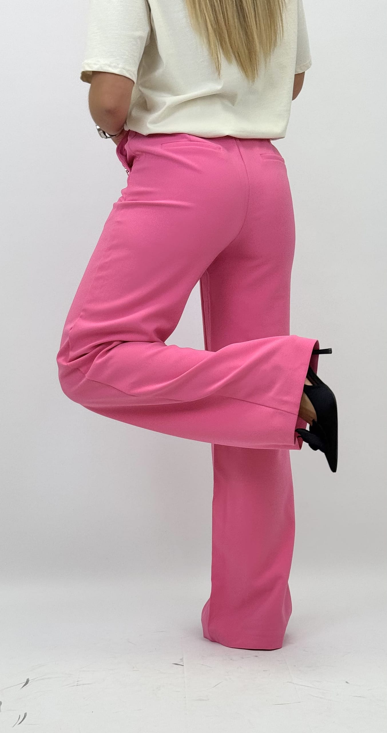 Calça Rosa com botões dourados