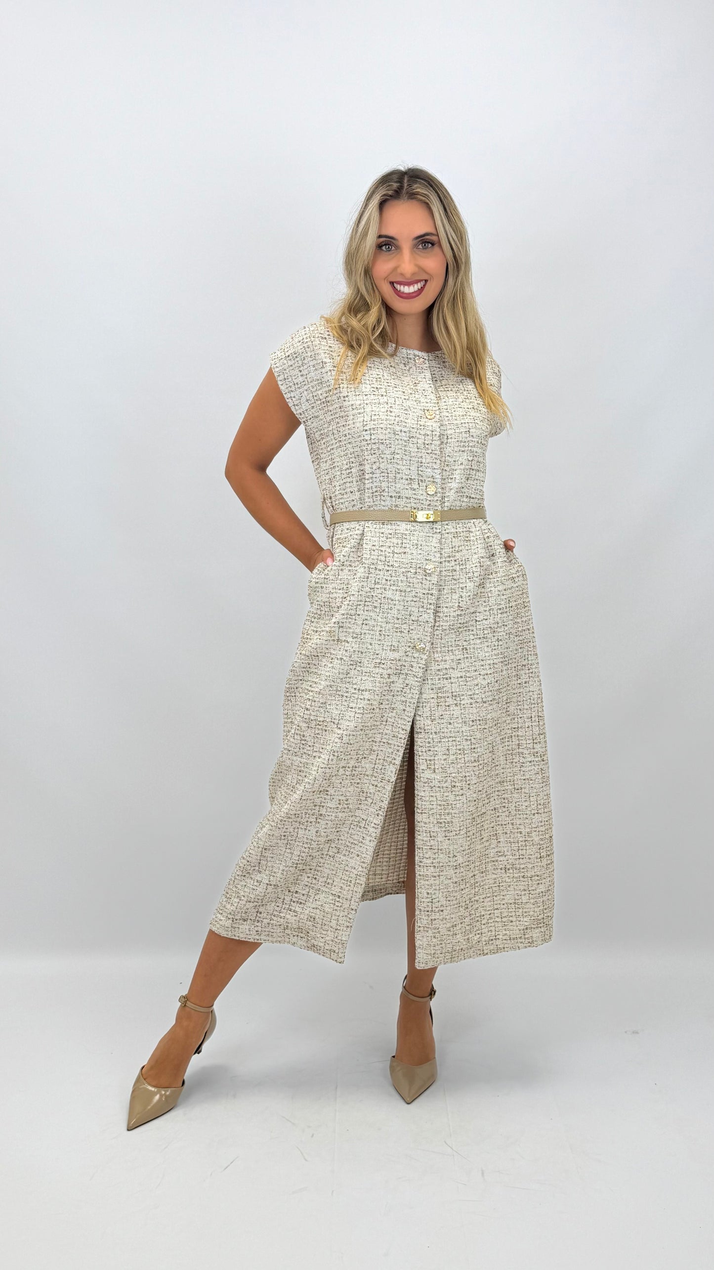 Vestido midi tweed com botões dourados
