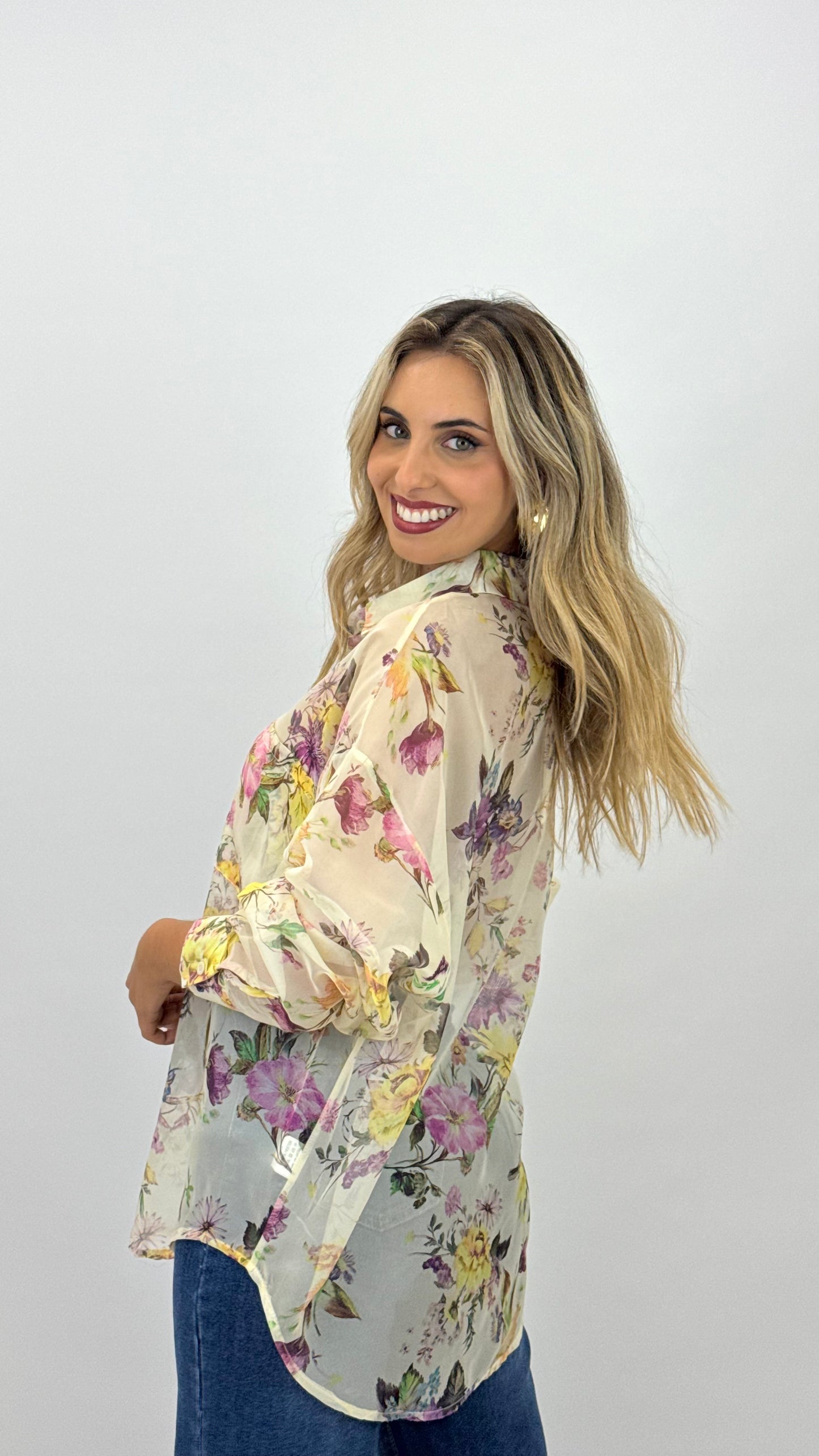 Camisa floral fundo pérola