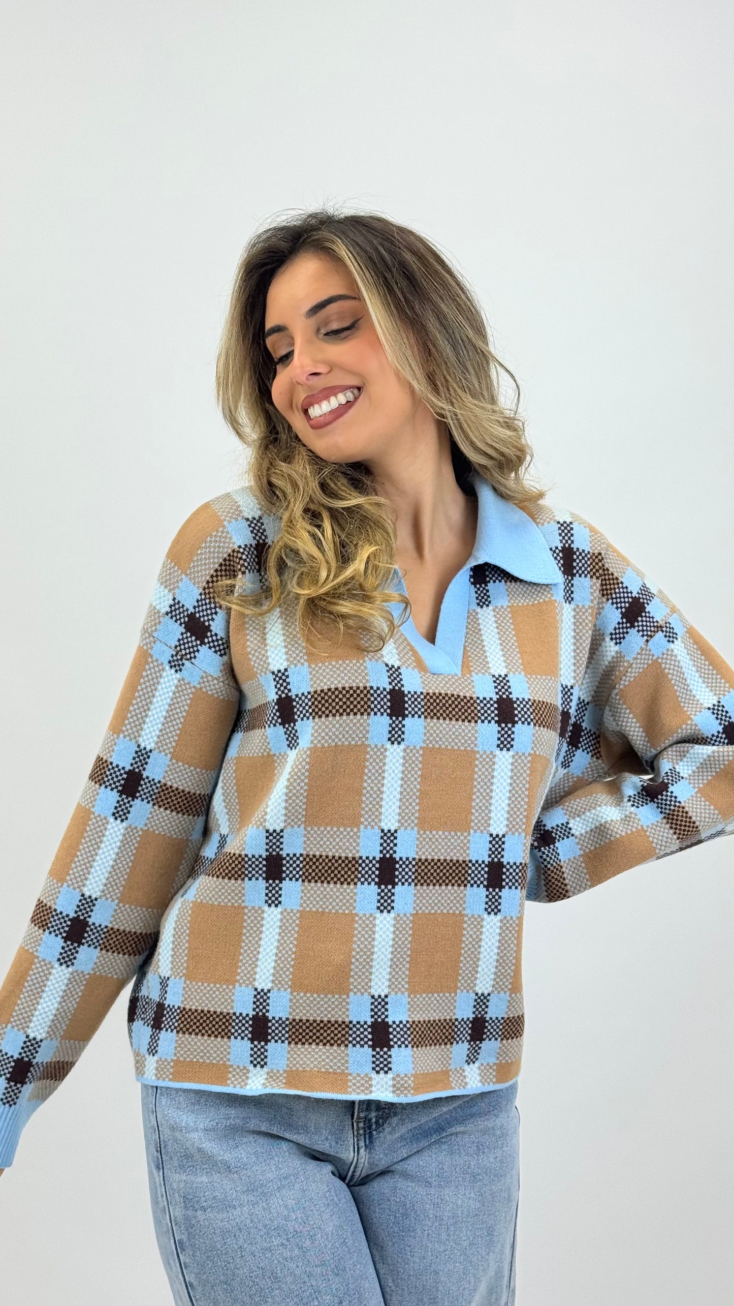 Polo malha xadrez camel, azul-bebé e castanho