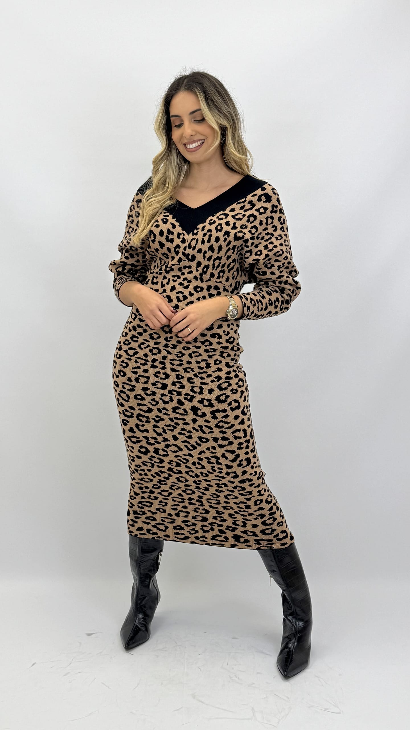 Vestido malha justo animal-print com decote preto