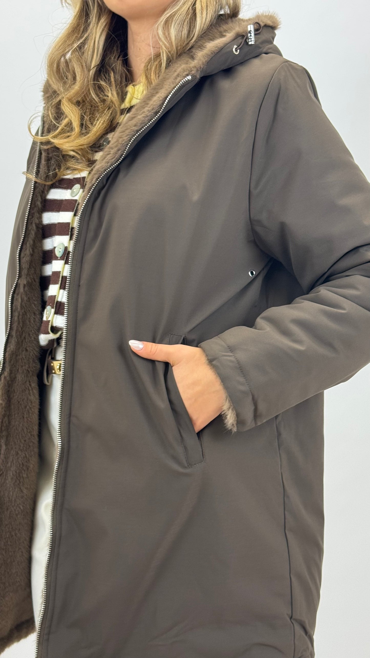 Casaco impermeável reversível castanho com pelinho